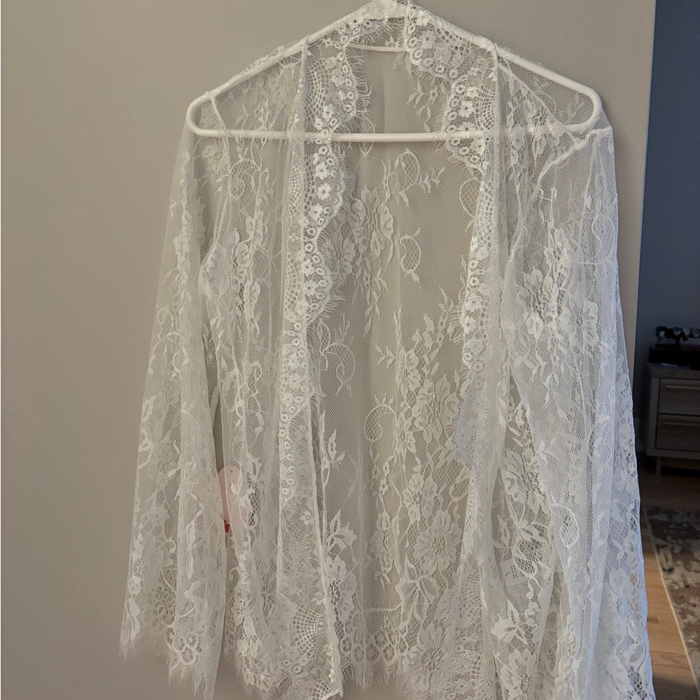 Elegant White Lace Kimono